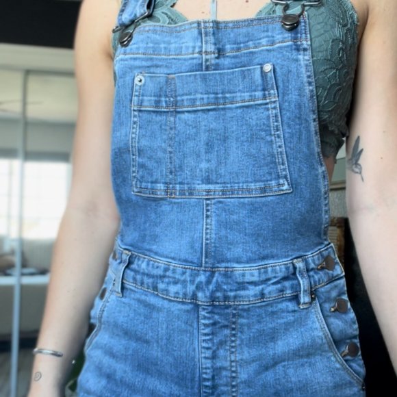 RVCA Skinny Jean Overalls - Picture 1 of 4